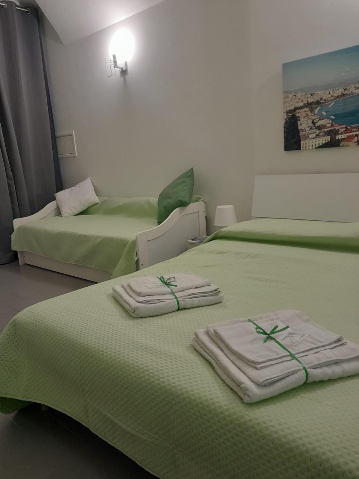Monteoliveto 5 Bed and Breakfast Napoli Eksteriør billede